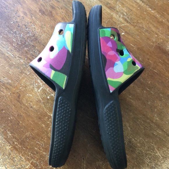CROCS SLIDES Women’s, size 6, multi-color - Picture 6 of 7